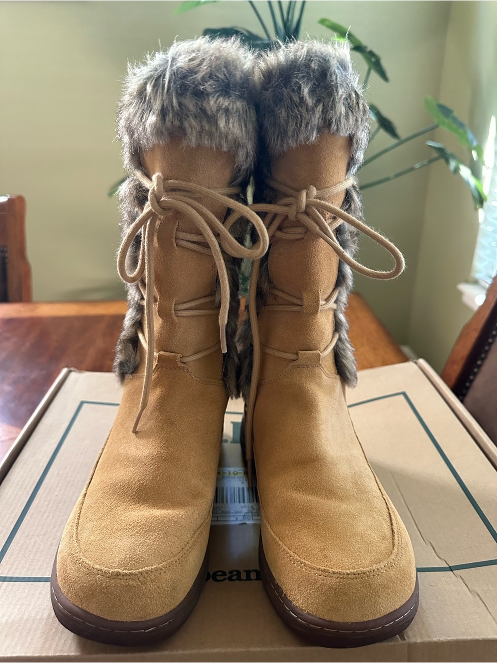 LLBean Rare Lace-Up Suede Waterproof Women’s Boots - 7 M